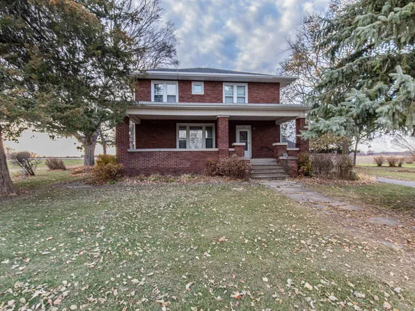 72 N Main St, La Moille, IL 61330