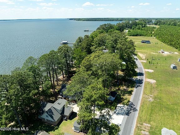 4th image of 1963 Bayview Road