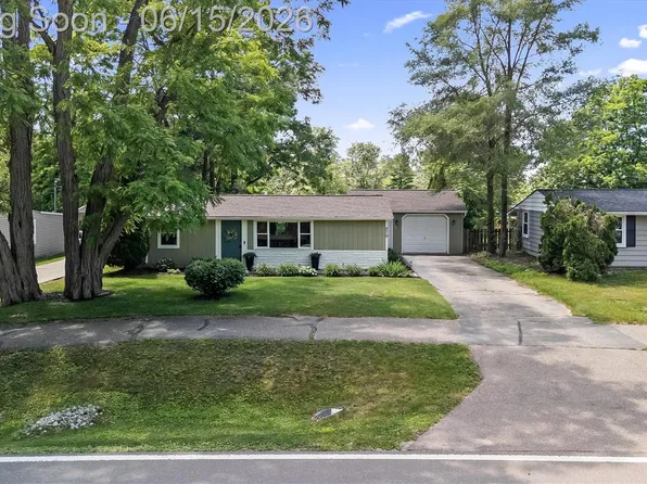870 Pine Tree Rd, Lake Orion, MI 48362