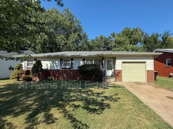 2027 S Kentwood Ave, Springfield, MO 65804