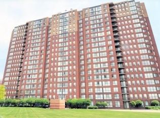 330 McCowan Rd UNIT 1012, Toronto, ON M1J3N3