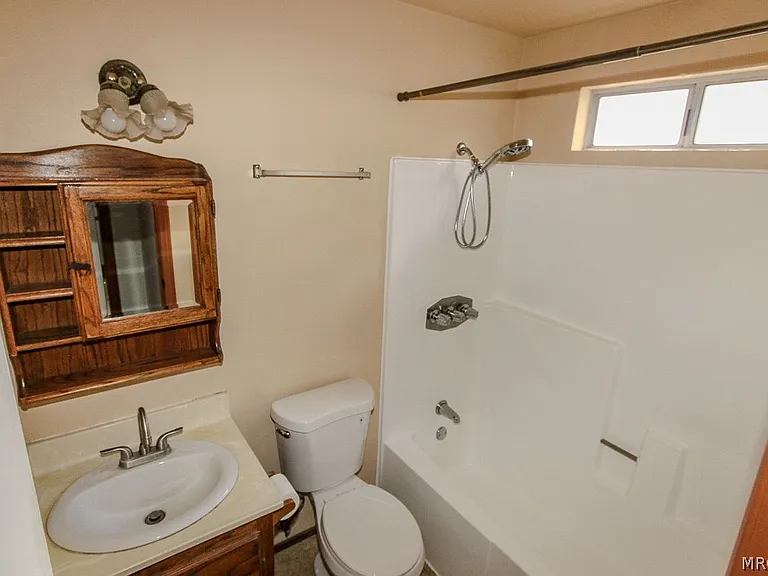 2084 8th Ln — Photo 11