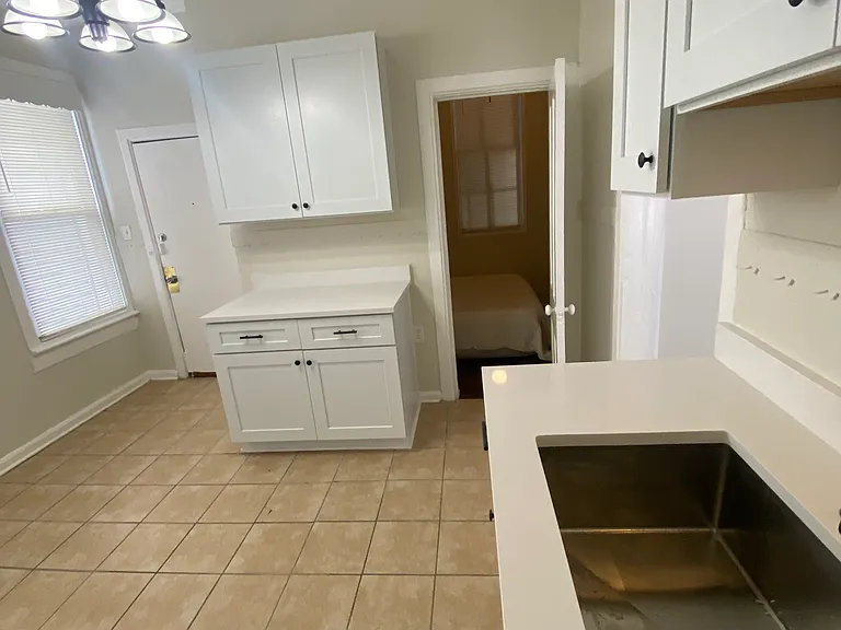 3213 S Parnell Ave #2R — Photo 3
