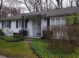 880 Shullo Dr, Akron, OH