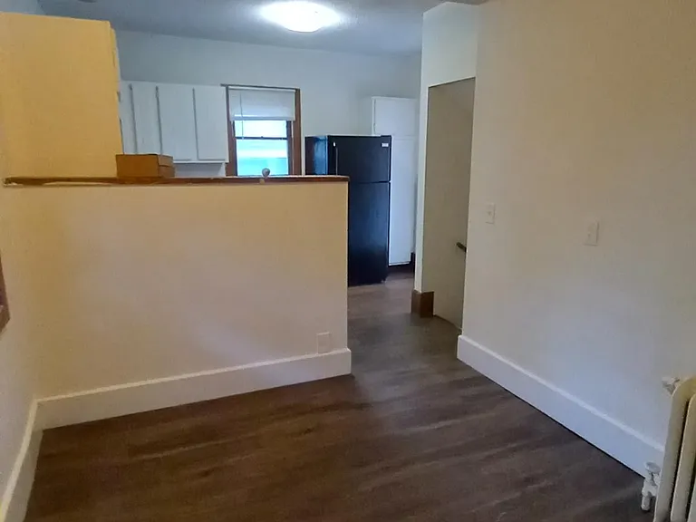 217 Cretin Ave N — Photo 4