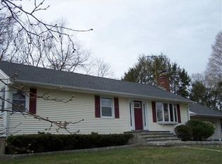37 Endeavor St, Trumbull, CT 06611