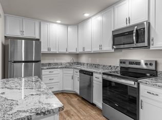 Sherman Square Apartments, Saint Charles, MO 63303