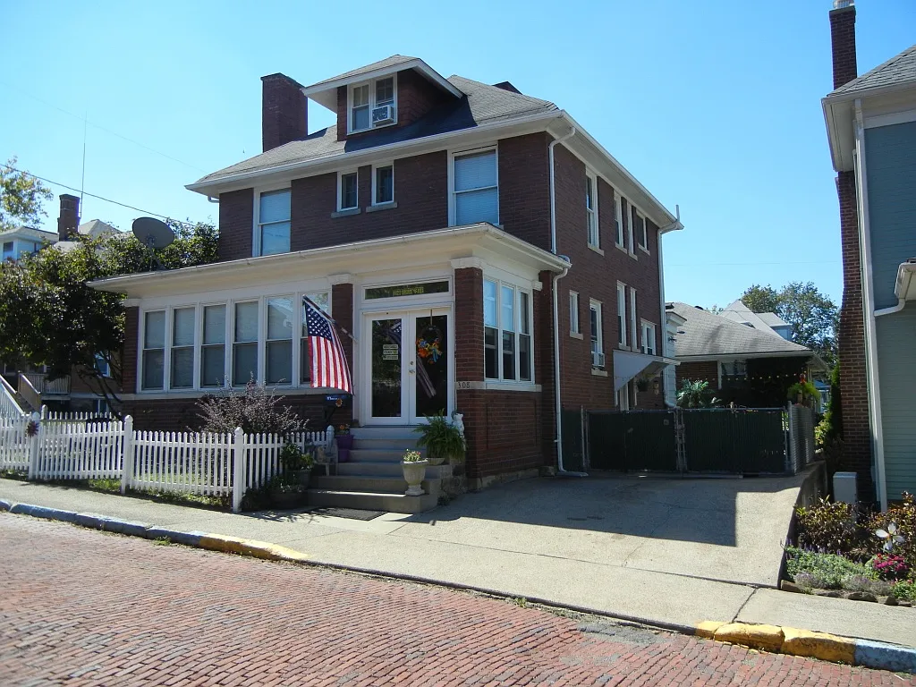 308 Morris St photo 1