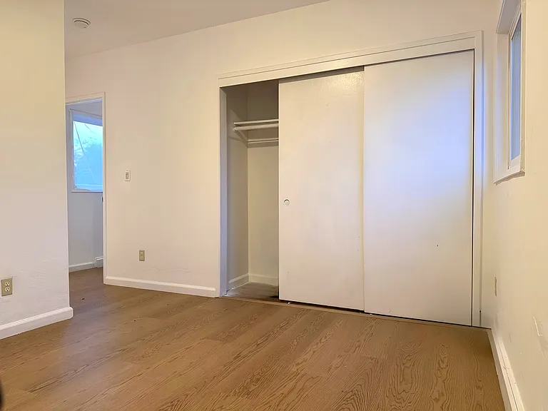 1015 82nd Ave — Photo 13