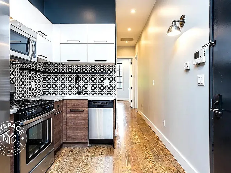 2 Stanwix St #2R — Photo 2