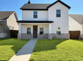 640 The Cottages Dr, Godley, TX 76044