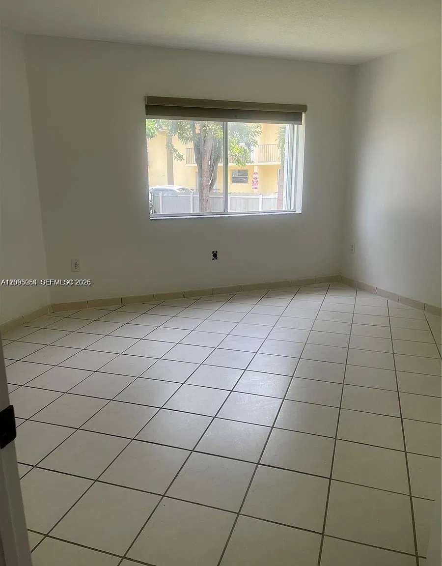 Vista Al Lago Condo — Photo 4