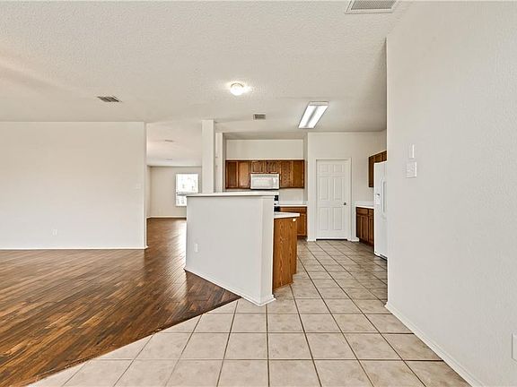 5th image of 2903 Tangleglen Dr