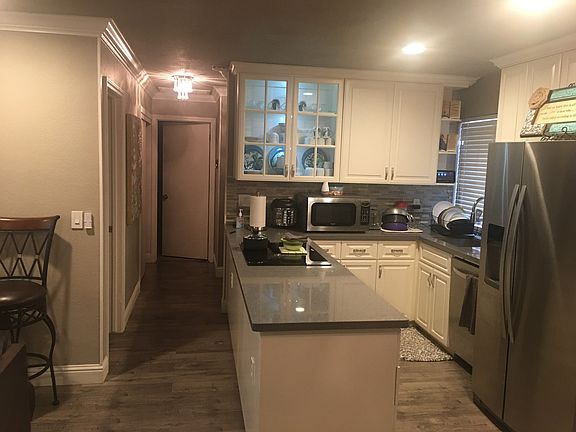 5th image of 8455 Country Greens Ct