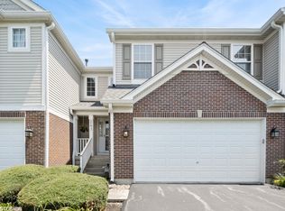 241 Lineas Ln, Geneva, IL 60134