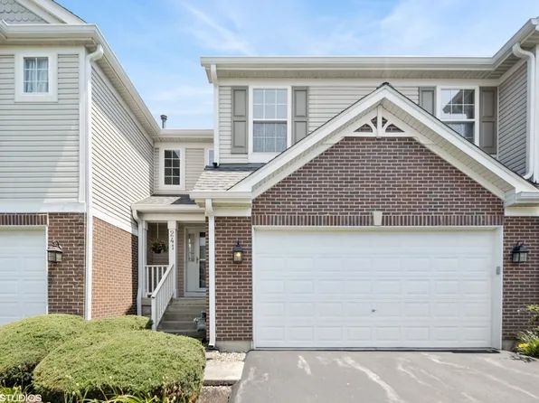 241 Lineas Ln, Geneva, IL 60134