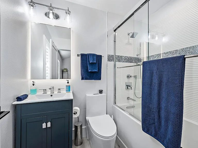 596 N Cypress Dr — Photo 24