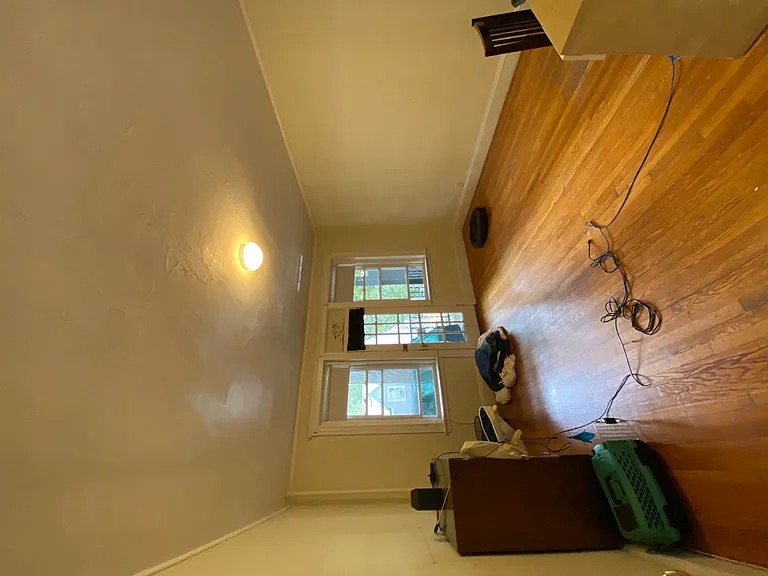 127 Sutherland Rd #J — Photo 4