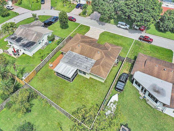 4th image of 6602 NW 93rd Ave