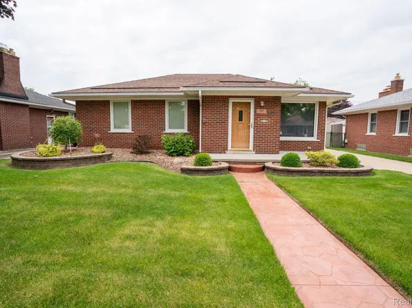 3160 Anna Ave, Trenton, MI 48183