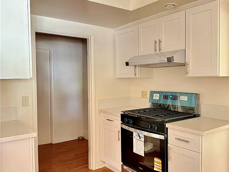 835 W Spruce St — Photo 8