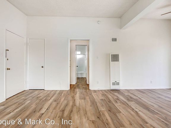3rd image of 405 N St Andrews Pl APT 8