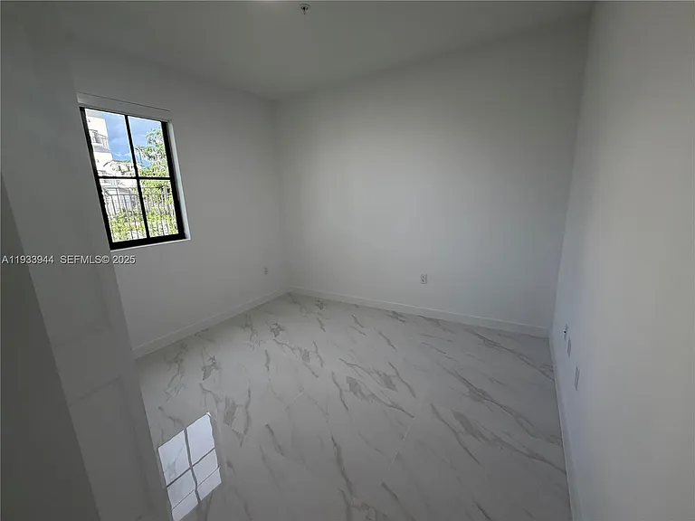 2306 E 4th Ave #303 — Photo 4
