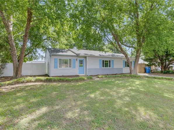 4704 Lonewillow Ln, Virginia Beach, VA 23455