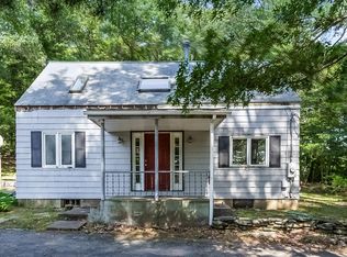 890 Oakwood Dr, Glastonbury, CT 06033