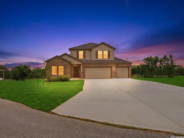 132 RENO TRL, Floresville, TX 78114