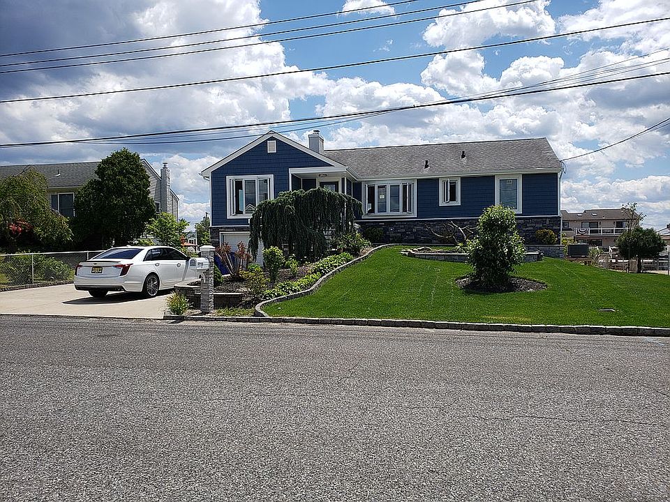 1st image of 17 Culebra Ave