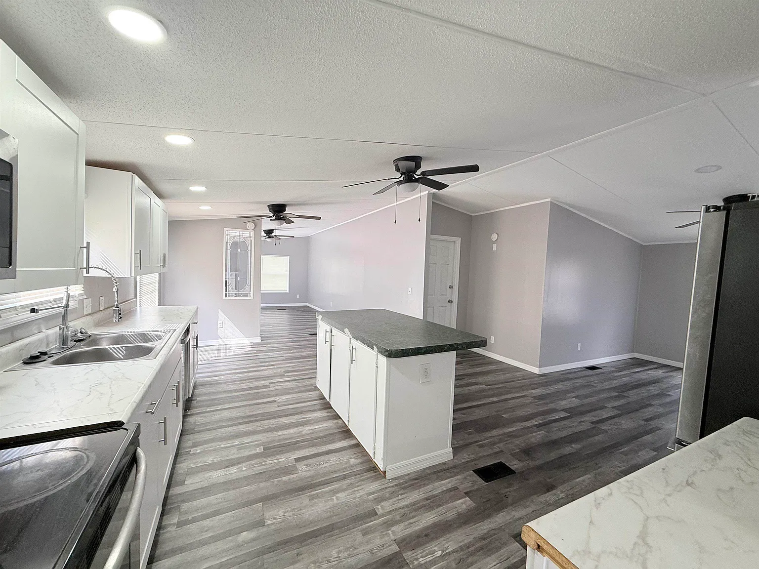 4 bed, 2052 sqft, $1,800 — Photo 4