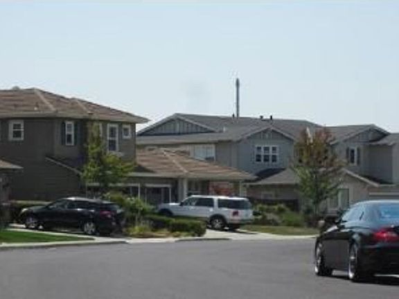 Exterior Neighborhood (street photo)