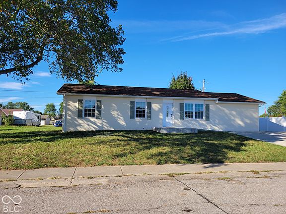 2nd image of 805 Holiday Dr
