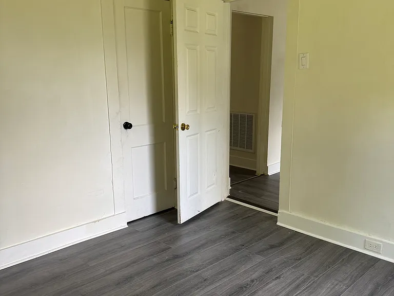 2911 Brooks Ave — Photo 7
