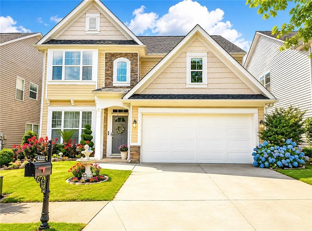 4 bed, 2.5 bath, 2305 sqft, $3,500 — Photo 1