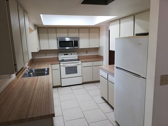 3rd image of 4120 Lanai Dr Unit 6