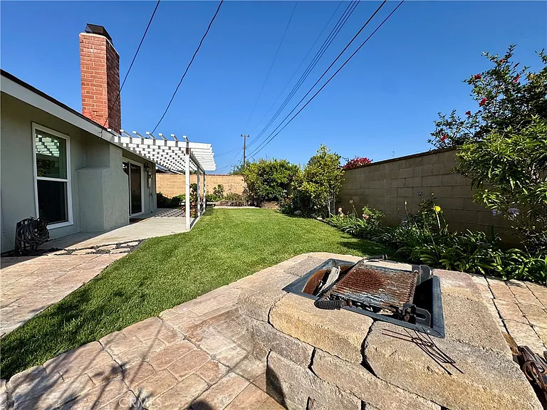18572 Avolinda Dr — Photo 60
