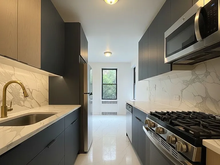71-11 Austin St #4B — Photo 4