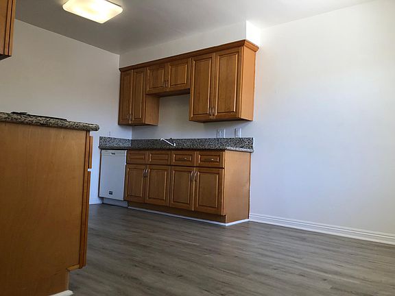 5th image of 11890 Gale Ave #B