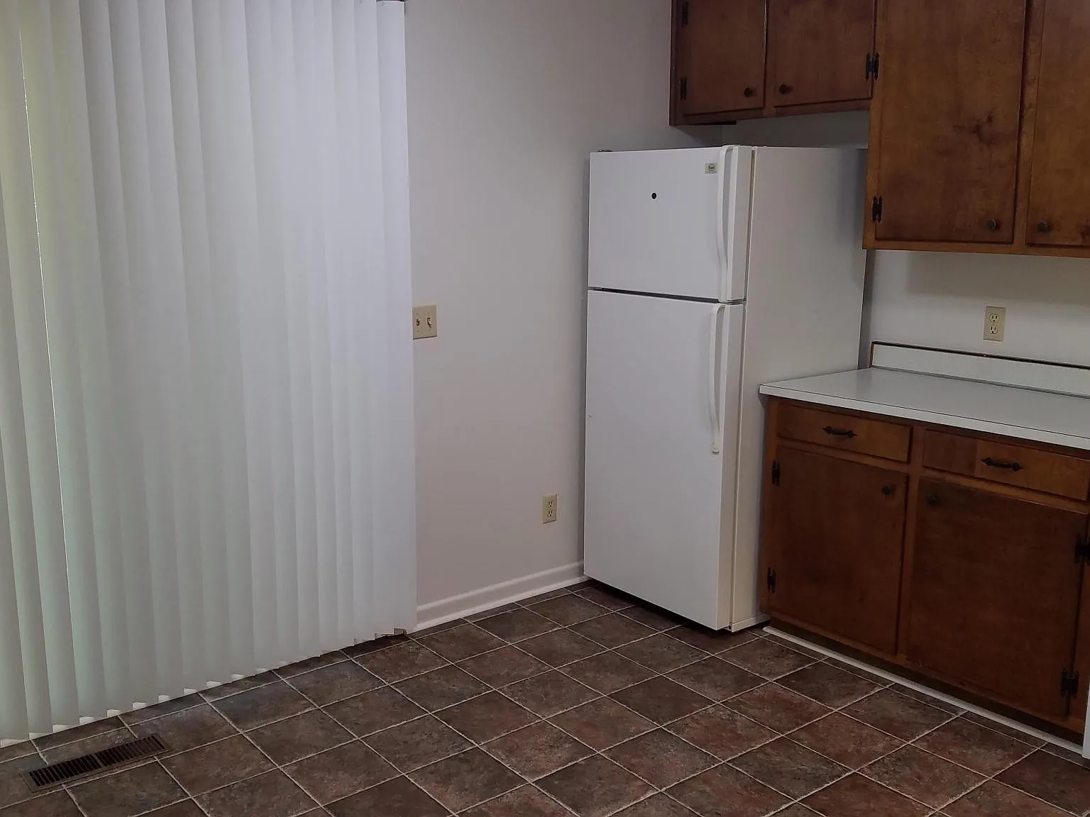 2 bed, 1.5 bath, 1200 sqft, $1,350 — Photo 4