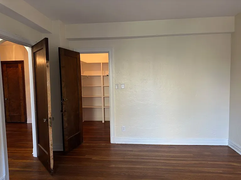 New King Edward Apartments — Photo 179