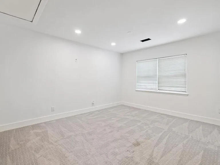 3818 Childress St — Photo 9