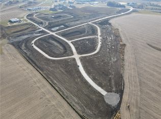 1141 Fifield Rd, Pella, IA 50219