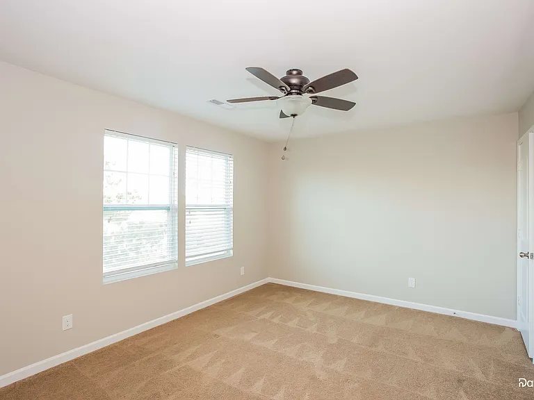 2301 Stonehaven Dr — Photo 11