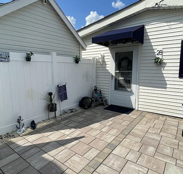 Sylvia Ln — Photo 7