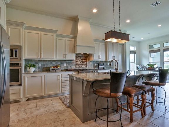 4th image of 216 Ardenwood Dr