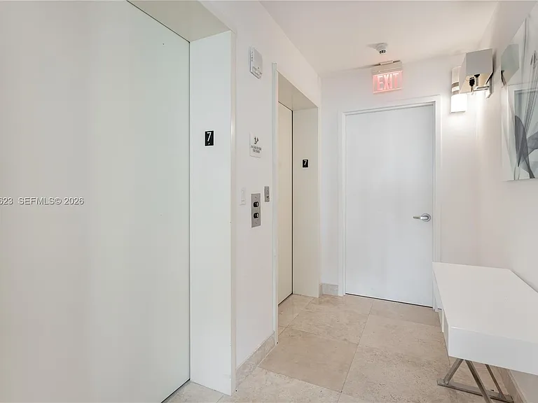 50 S Pointe Dr #701 — Photo 3