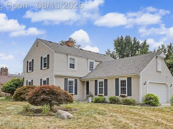 35565 Tall Pine Rd, Farmington, MI 48335