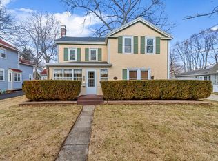 1329 Dodge St, Lake Geneva, WI 53147